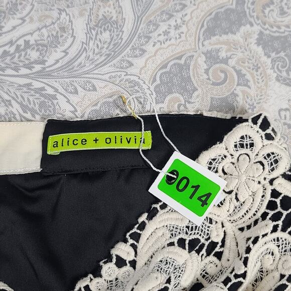 Alice+Olivia Lucia Lace women's skirt Ivory Cottagecore Coquette Feminine Small - Picture 8 of 8